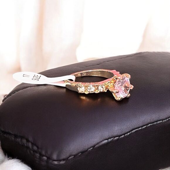 White Cubic Zirconia Gold Tone Ring Size 8.75 - Picture 2 of 5